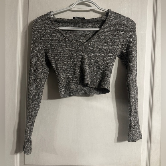 3/$30✨Wanderlust cropped hoodie top - Picture 1 of 5